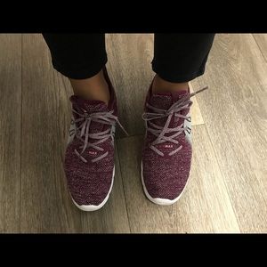 Brand New Women’s Nike Air Max Sequent 3